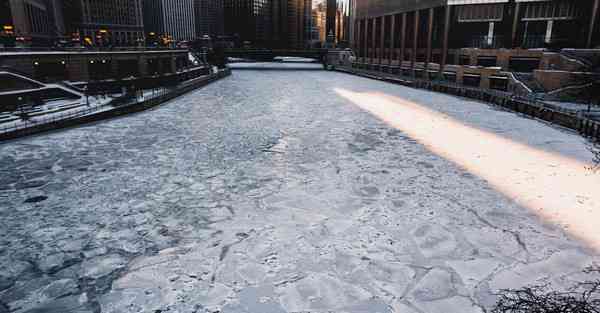 AI机器人和人工智能的区别，AI是什么意思人工智能是机器人吗