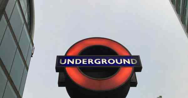 酒店智能机器人外卖，酒店机器人送餐服务怎么使用