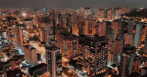 人工智能机器人忠实服务