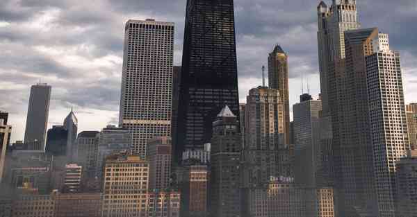 人工智能机器人和人谈恋爱