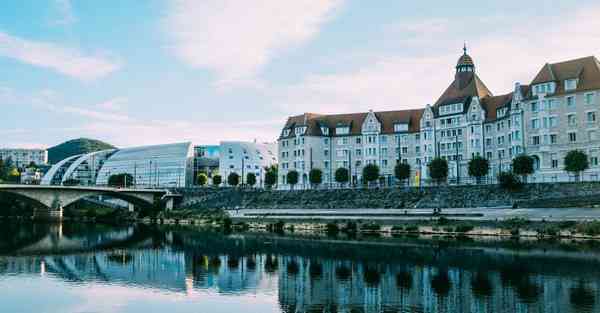 仿真性智能机器人：解锁人工智能新纪元