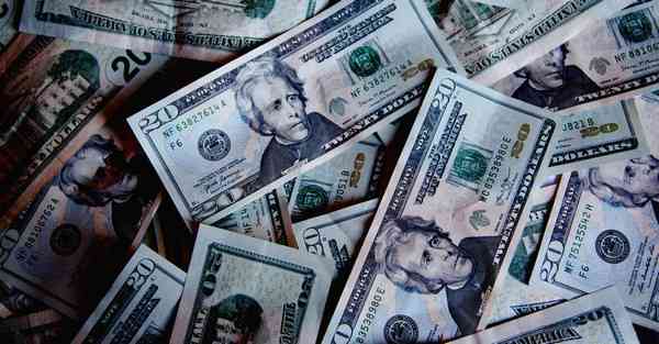 最有趣的人工智能机器人，最有趣的人工智能机器人作文