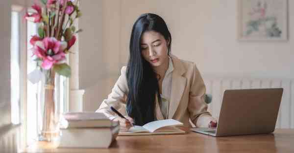 酒店智能机器人外卖，酒店机器人送餐服务怎么使用