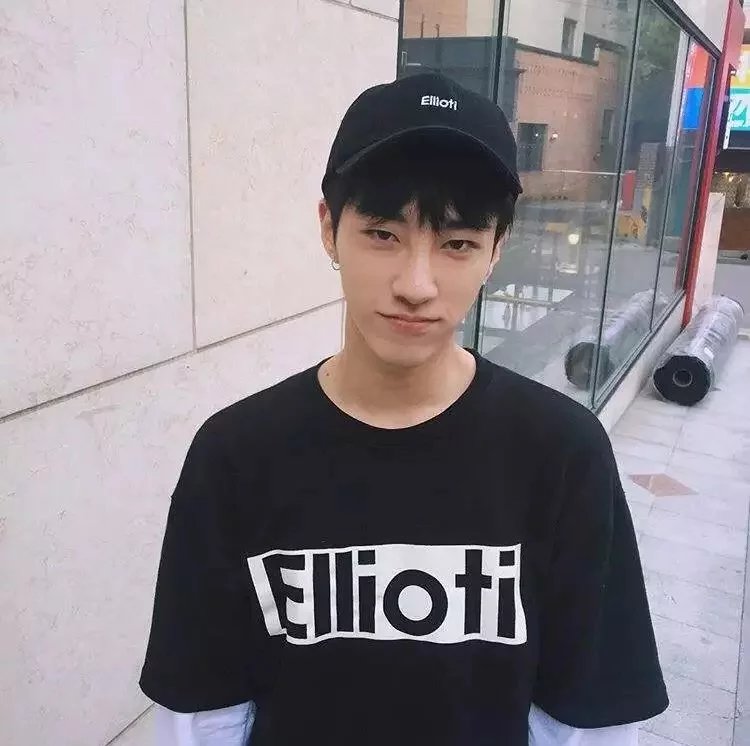 秦航璐馥