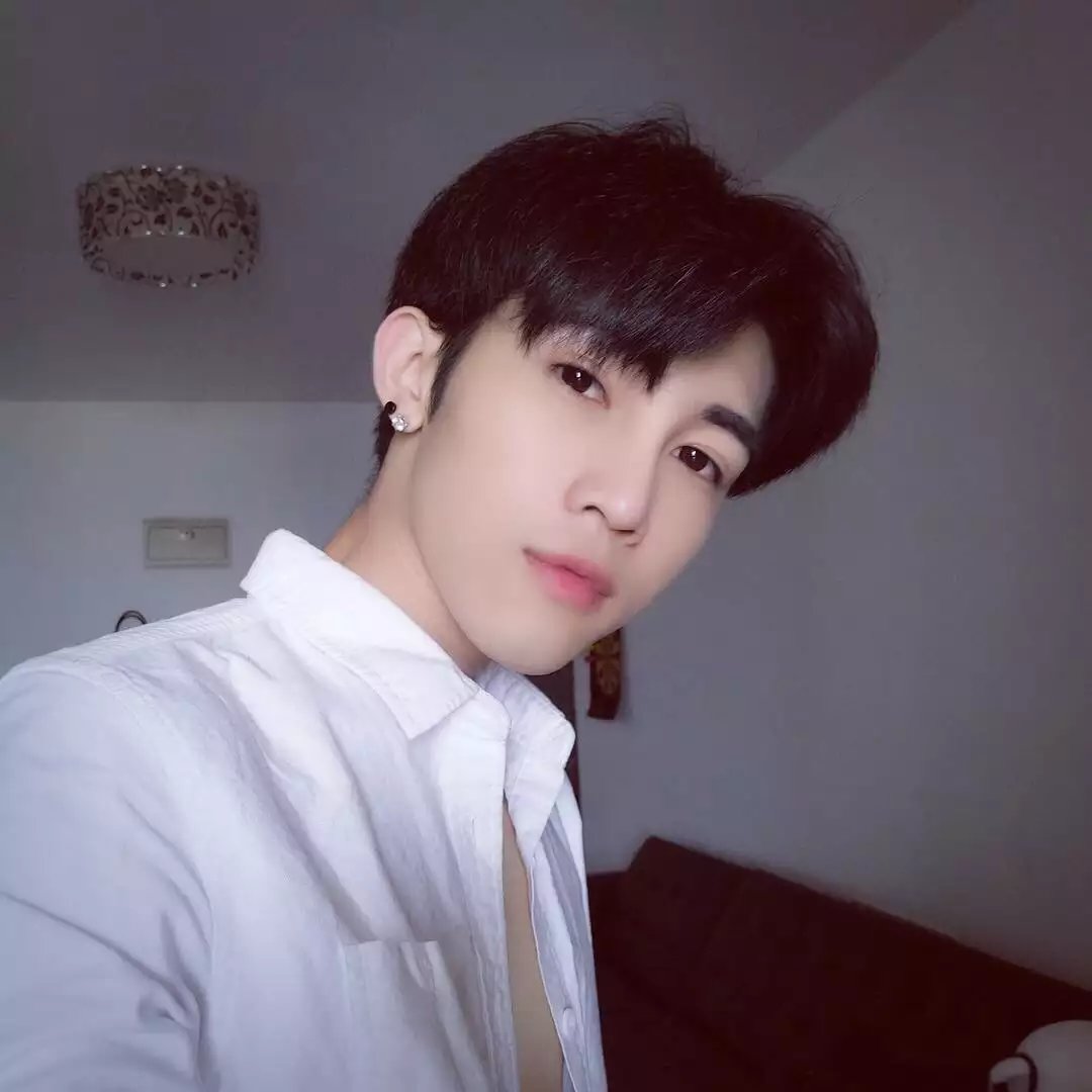 匡灵剑伊