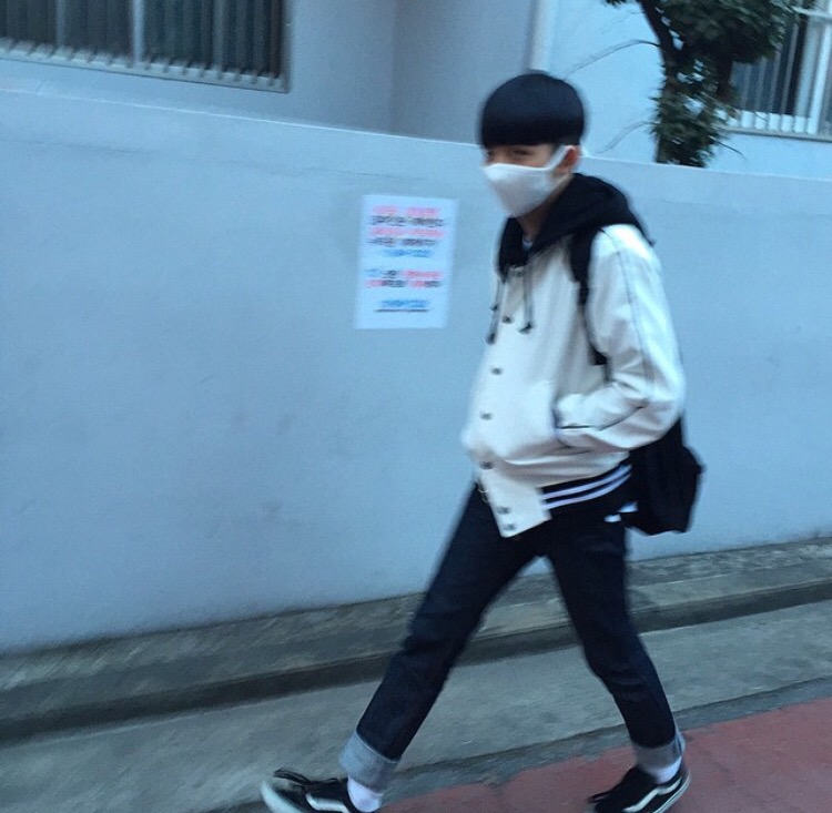 洪亚河纪